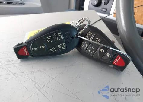 2010 Chrysler Town & Country New Limited z USA, uszkodzony, nr VIN 2A4RR7DX4AR451835